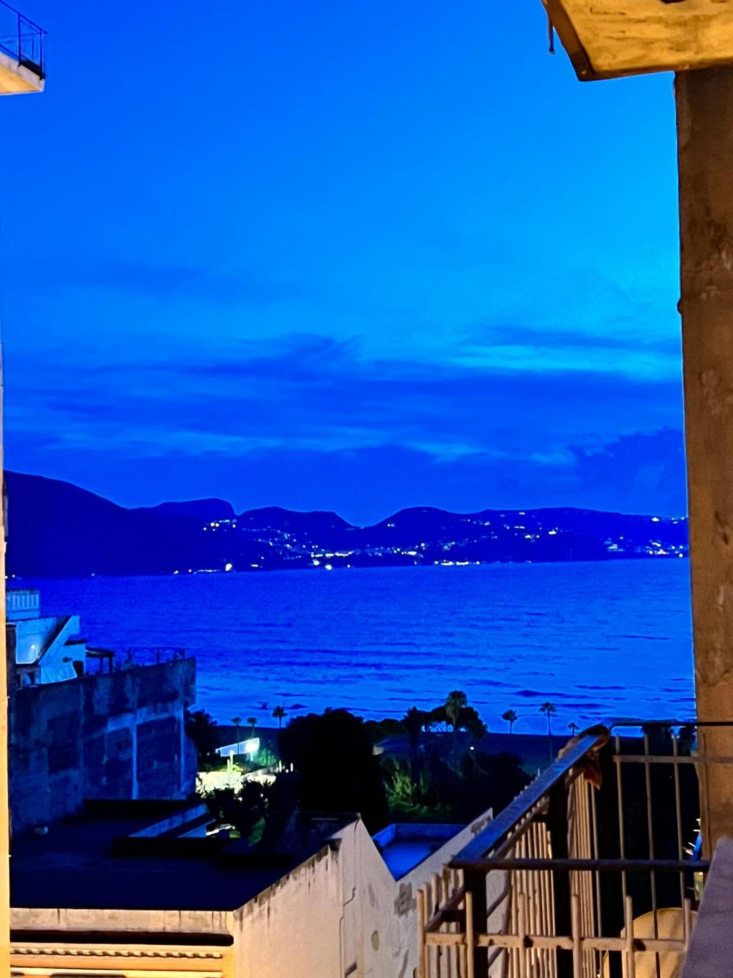 Sogno Di Mezza Estate Apartment ตอร์เร อันนุนซิอาตา ภายนอก รูปภาพ