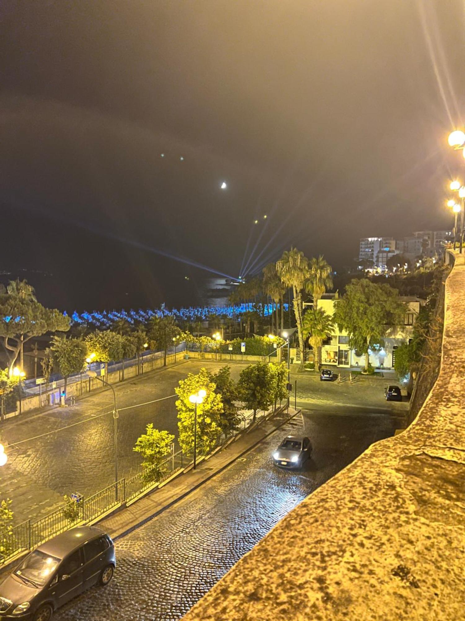 Sogno Di Mezza Estate Apartment ตอร์เร อันนุนซิอาตา ภายนอก รูปภาพ