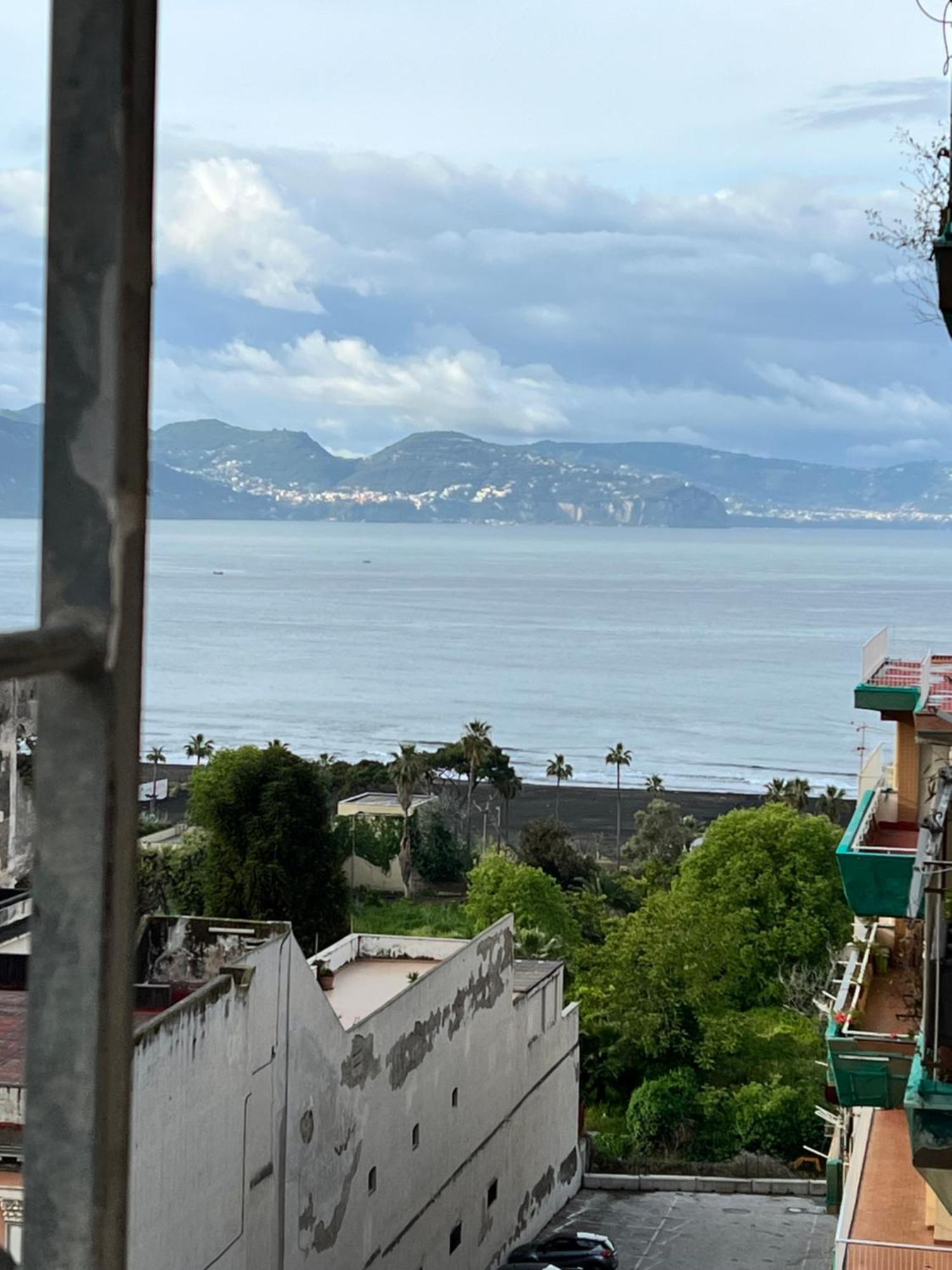 Sogno Di Mezza Estate Apartment ตอร์เร อันนุนซิอาตา ภายนอก รูปภาพ